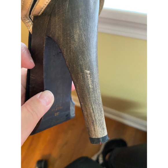 Jimmy Choo‎ Sandals Womens Sz 7.5 Black Gold Leather Strap Stiletto Heel Italy - Picture 10 of 10